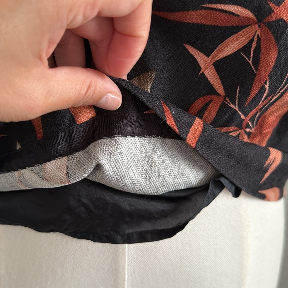 Tommy Bahama Black and Orange Leaf Print Wool and Silk Blend Tank Top Size 6 - Picture 4 of 7